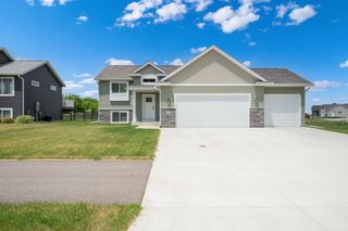 1805 12th Avenue NE, Austin, MN 55912