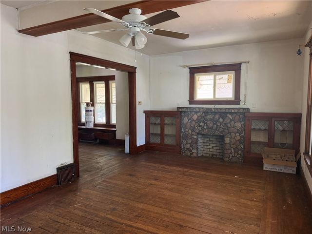 1049 W 12th Street, Lorain, OH 44052