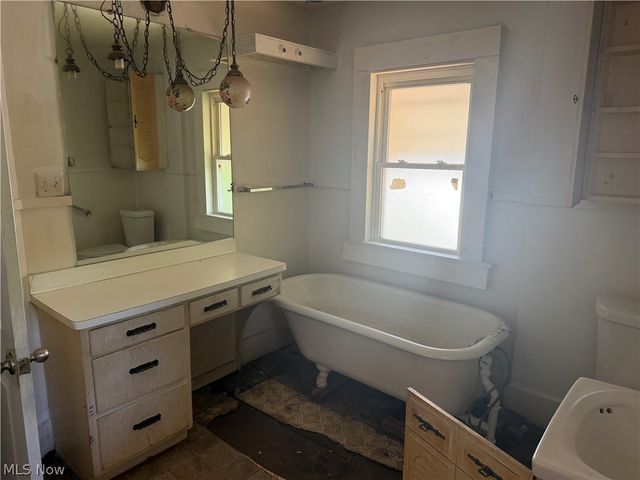 1049 W 12th Street, Lorain, OH 44052