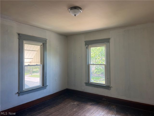 1049 W 12th Street, Lorain, OH 44052