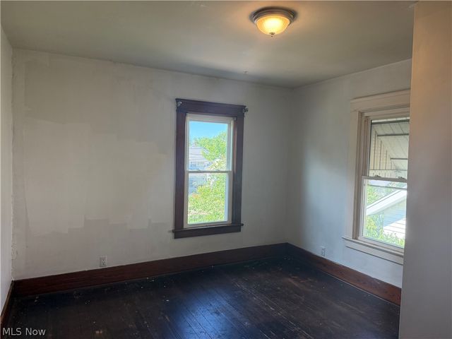 1049 W 12th Street, Lorain, OH 44052
