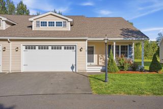 26 Weymouth Ct # B, Hudson, NH 03051