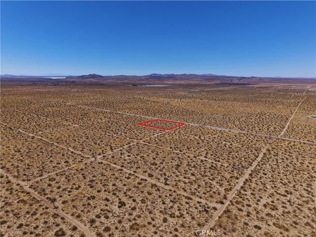 1 Chamberlaine, Adelanto, CA 92301