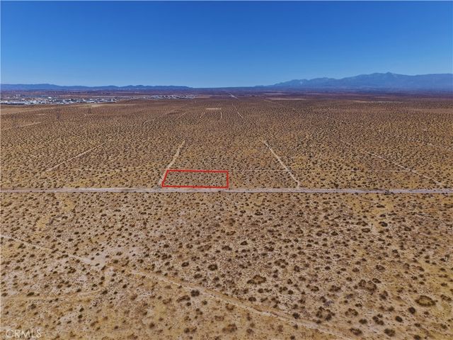 1 Chamberlaine, Adelanto, CA 92301