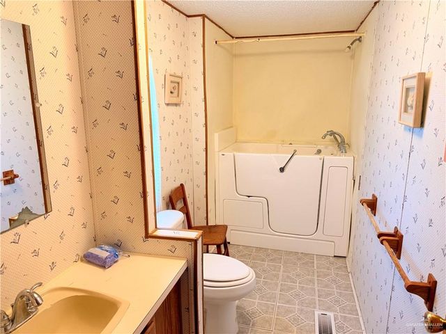 15883 Orange Avenue, Harlingen, TX 78552