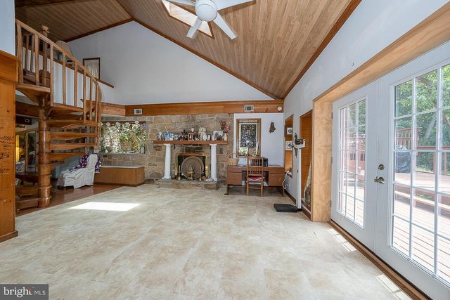 446 IRISH RD, Berwyn, PA 19312