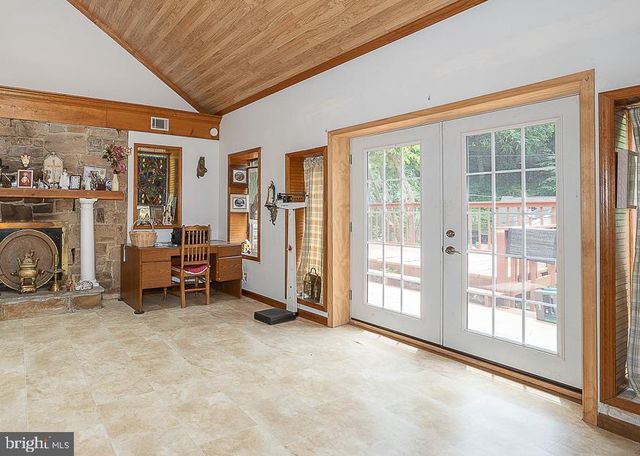 446 IRISH RD, Berwyn, PA 19312