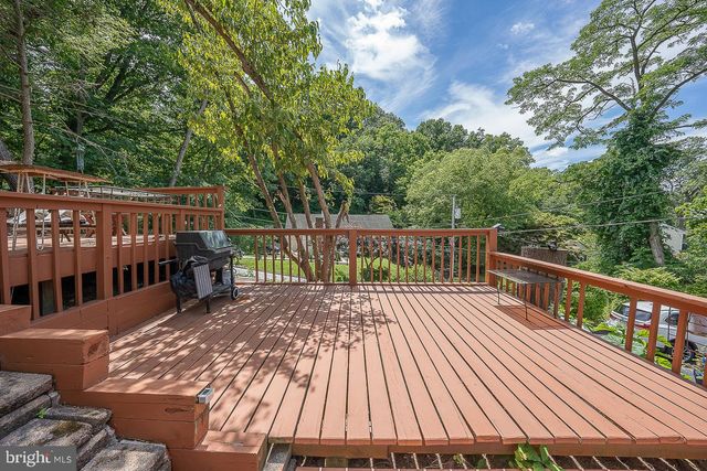 446 IRISH RD, Berwyn, PA 19312