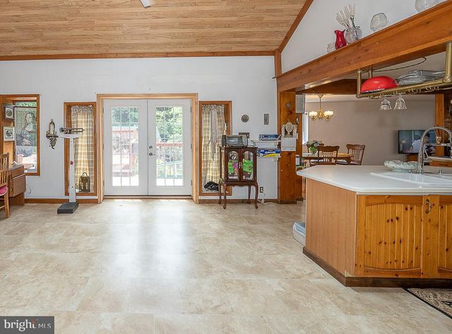 446 IRISH RD, Berwyn, PA 19312