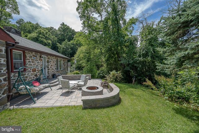 446 IRISH RD, Berwyn, PA 19312