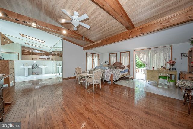 446 IRISH RD, Berwyn, PA 19312