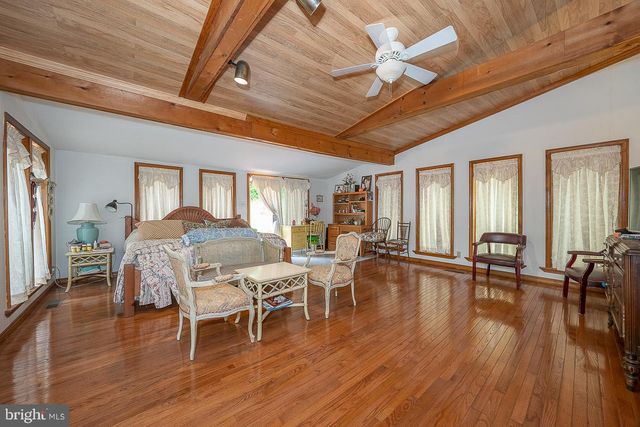 446 IRISH RD, Berwyn, PA 19312