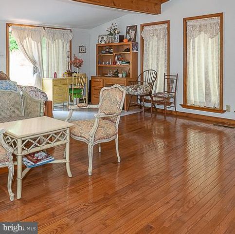 446 IRISH RD, Berwyn, PA 19312