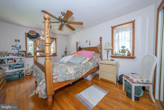 446 IRISH RD, Berwyn, PA 19312