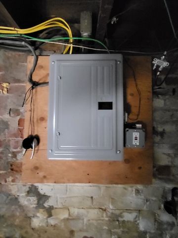 33 Lansing Pl, Springfield, MA 01108