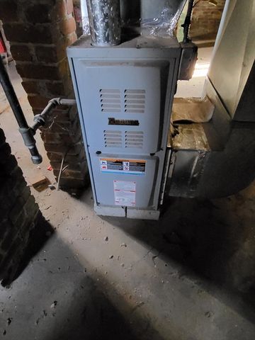 33 Lansing Pl, Springfield, MA 01108