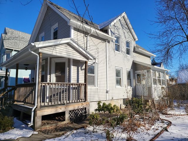 33 Lansing Pl, Springfield, MA 01108