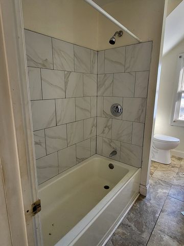 33 Lansing Pl, Springfield, MA 01108