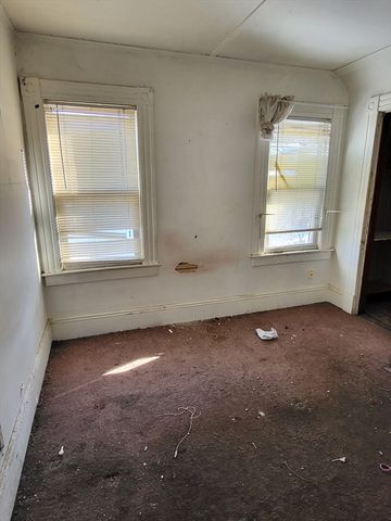 33 Lansing Pl, Springfield, MA 01108