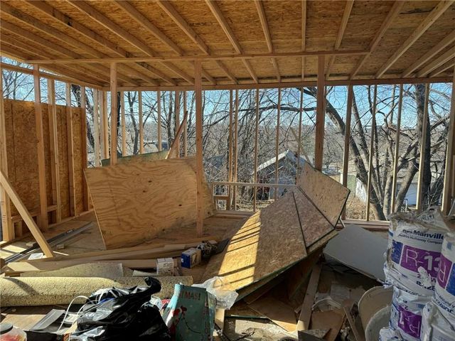 4930 Woodland Avenue, Kansas City, MO 64110