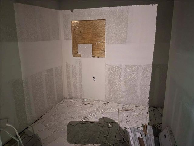 4930 Woodland Avenue, Kansas City, MO 64110