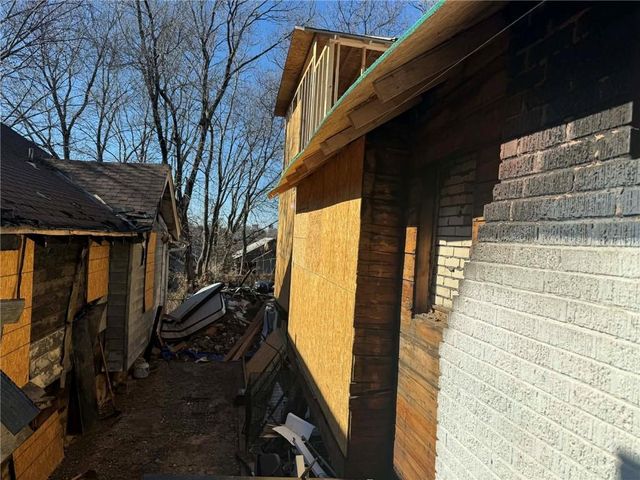 4930 Woodland Avenue, Kansas City, MO 64110