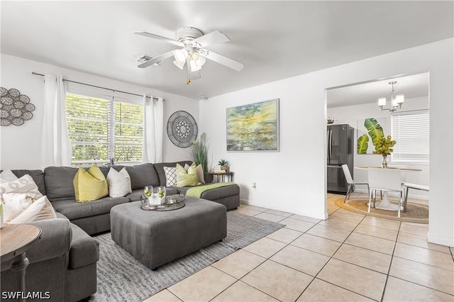 2191 Thomasson DR, Naples, FL 34112