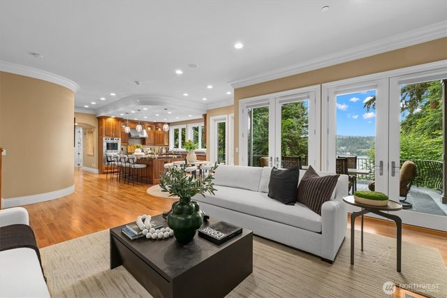 6434 E Mercer Way, Mercer Island, WA 98040