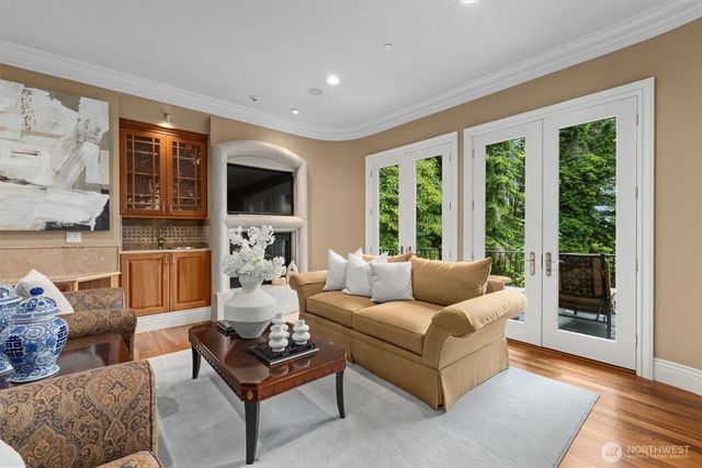 6434 E Mercer Way, Mercer Island, WA 98040