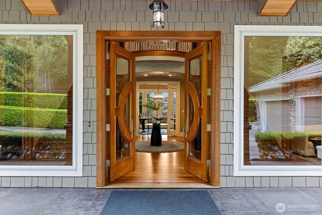 6434 E Mercer Way, Mercer Island, WA 98040