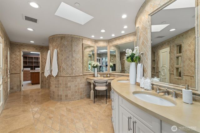 6434 E Mercer Way, Mercer Island, WA 98040