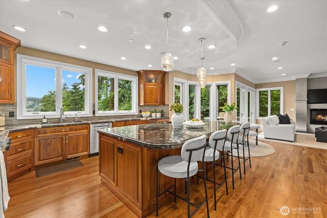 6434 E Mercer Way, Mercer Island, WA 98040