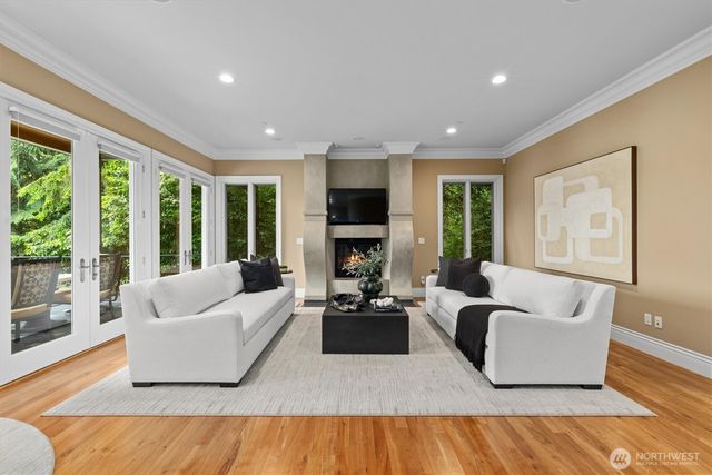 6434 E Mercer Way, Mercer Island, WA 98040