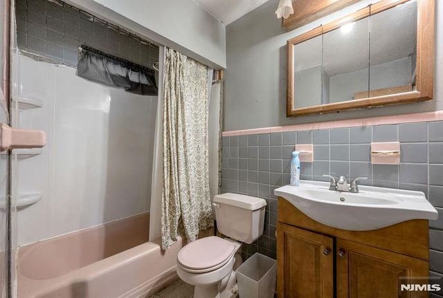 91 Germantown Road, West Milford, NJ 07480