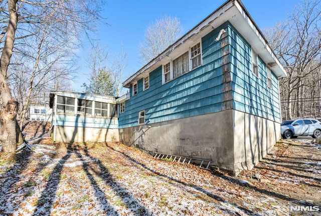 91 Germantown Road, West Milford, NJ 07480