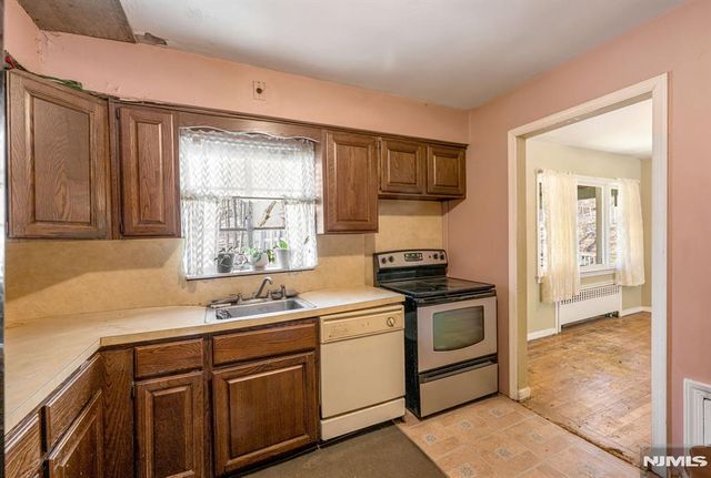 91 Germantown Road, West Milford, NJ 07480