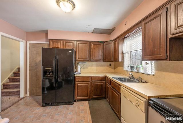 91 Germantown Road, West Milford, NJ 07480