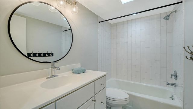 2448 CLUBHOUSE DRIVE 201, Sarasota, FL 34232