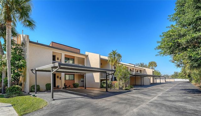 2448 CLUBHOUSE DRIVE 201, Sarasota, FL 34232