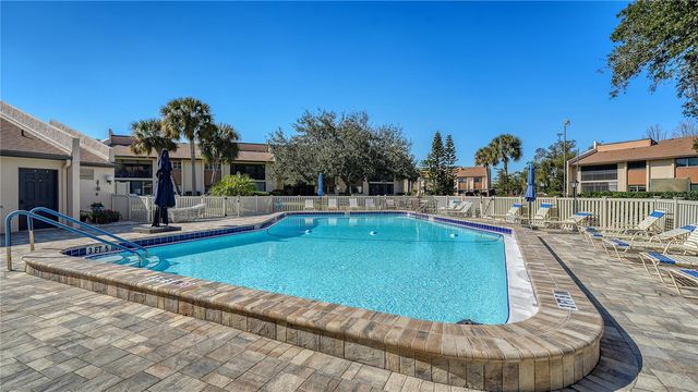 2448 CLUBHOUSE DRIVE 201, Sarasota, FL 34232