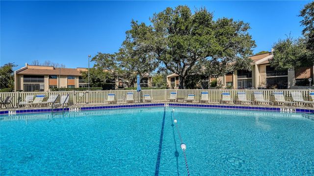 2448 CLUBHOUSE DRIVE 201, Sarasota, FL 34232