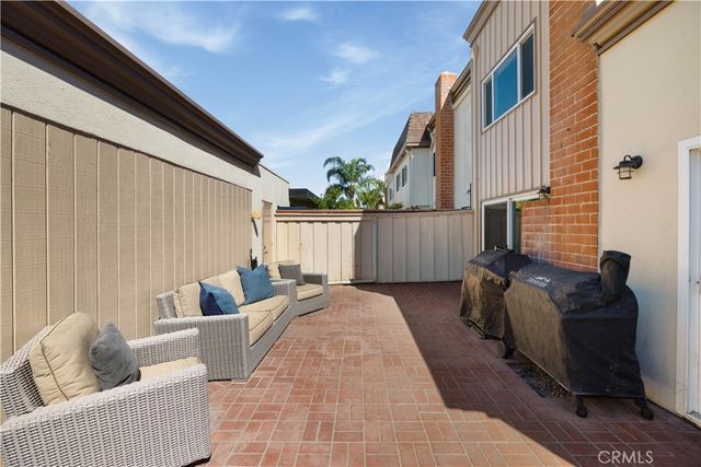 9692 Brookhaven, Huntington Beach, CA 92646