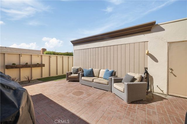 9692 Brookhaven, Huntington Beach, CA 92646