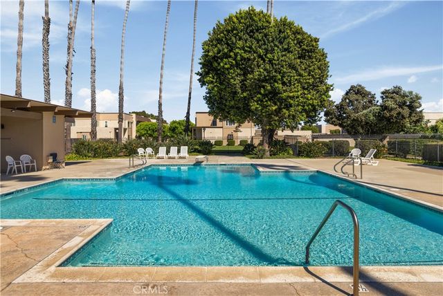 9692 Brookhaven, Huntington Beach, CA 92646