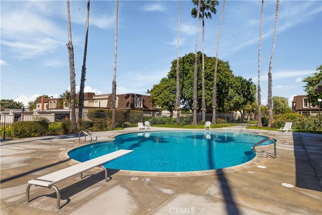 9692 Brookhaven, Huntington Beach, CA 92646