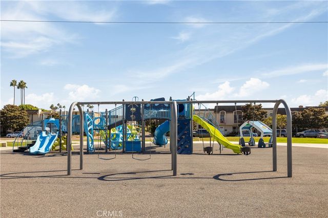 9692 Brookhaven, Huntington Beach, CA 92646