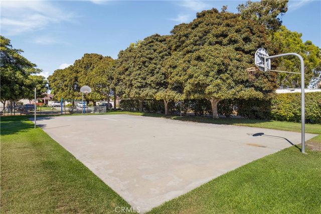 9692 Brookhaven, Huntington Beach, CA 92646
