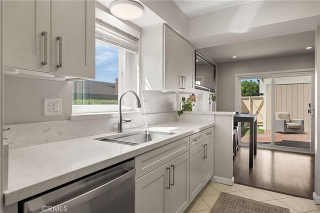 9692 Brookhaven, Huntington Beach, CA 92646