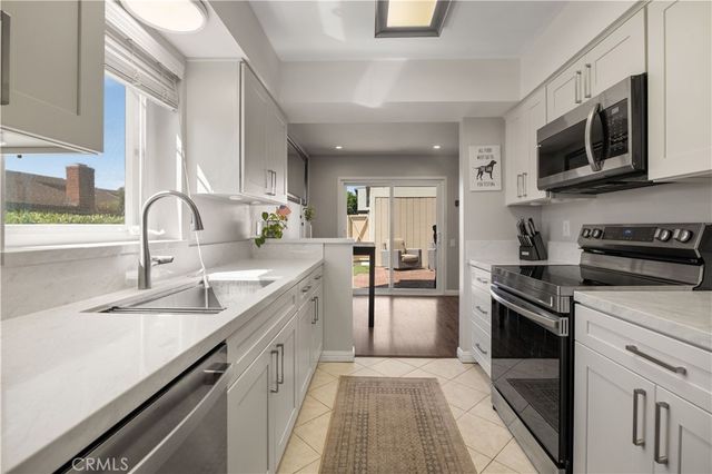 9692 Brookhaven, Huntington Beach, CA 92646