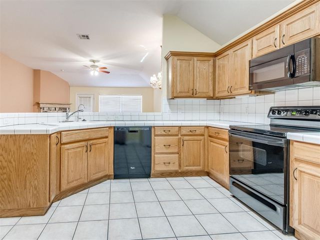 13220 Signature Circle, Oklahoma City, OK 73142